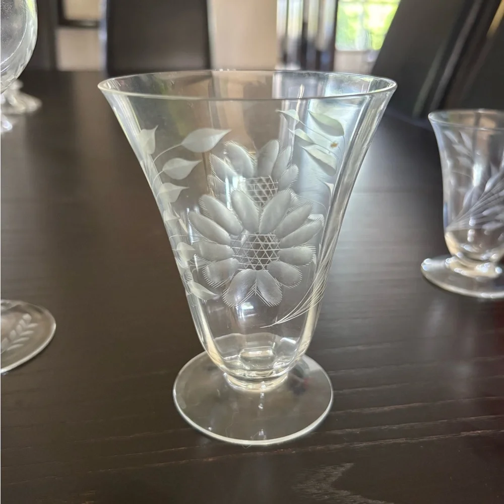 Vintage Cornflower Glassware - Picture 4 of 5